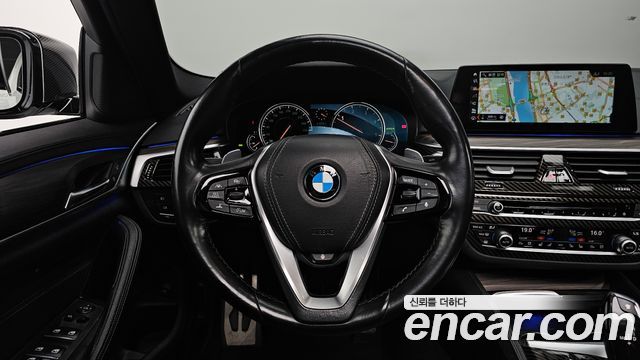 BMW 5 Series (G30) 520d xDrive M Sport Package Plus 2017 — фото 13