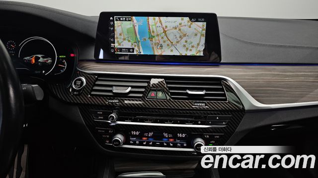 BMW 5 Series (G30) 520d xDrive M Sport Package Plus 2017 — фото 14