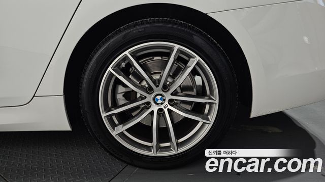 BMW 5 Series (G30) 520d xDrive M Sport Package Plus 2017 — фото 21