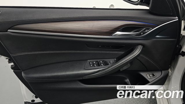 BMW 5 Series (G30) 520d xDrive M Sport Package Plus 2017 — фото 24