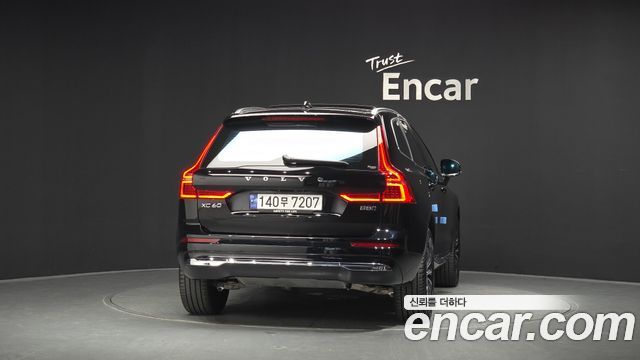 Volvo XC60 (II) B5 Ultimate Bright 2024 — фото 4