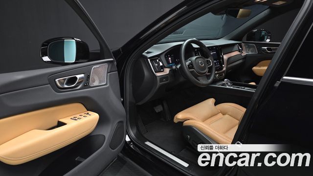 Volvo XC60 (II) B5 Ultimate Bright 2024 — фото 10