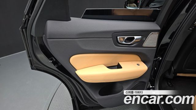 Volvo XC60 (II) B5 Ultimate Bright 2024 — фото 31