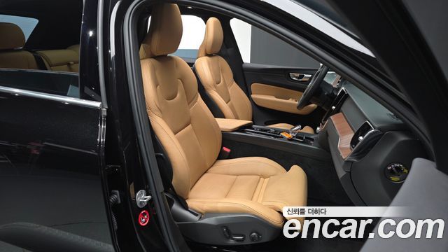 Volvo XC60 (II) B5 Ultimate Bright 2024 — фото 32