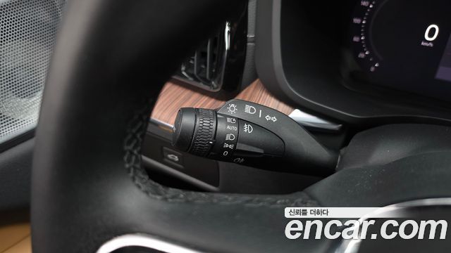 Volvo XC60 (II) B5 Ultimate Bright 2024 — фото 43