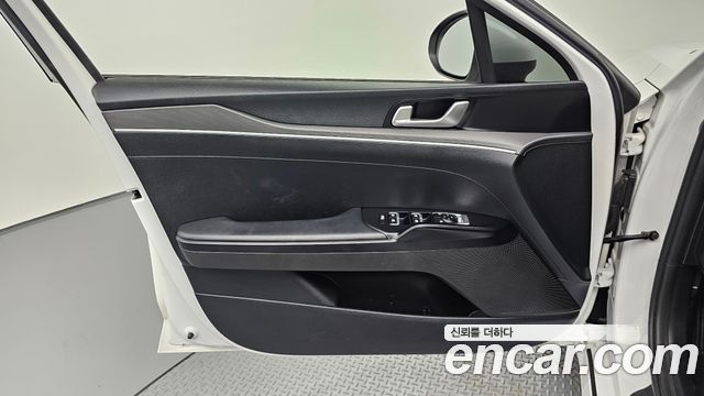 Kia K5 (III) 2.0 LPI(Renter car) Trandy 2022 — фото 24