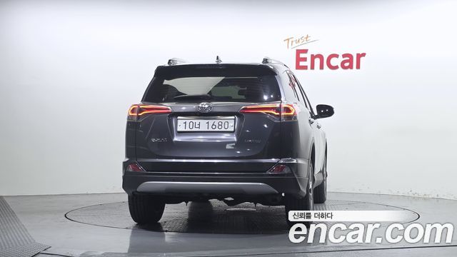 Toyota RAV4 2.5 2WD 4th 2018 — фото 4