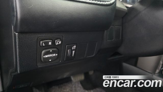 Toyota RAV4 2.5 2WD 4th 2018 — фото 31