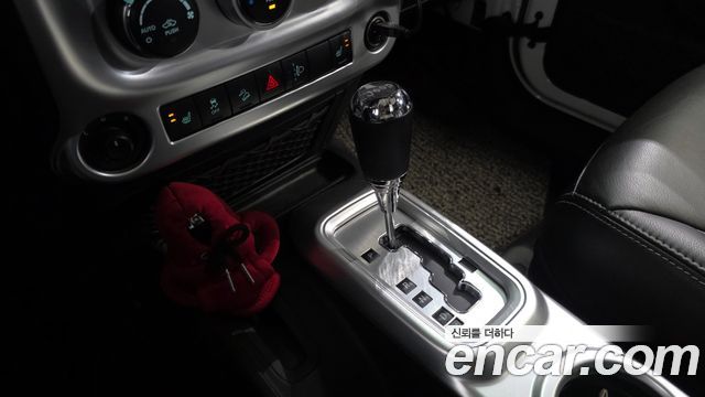 Jeep Wrangler (JK) 3.6 Sahara 4Door 2017 — фото 9