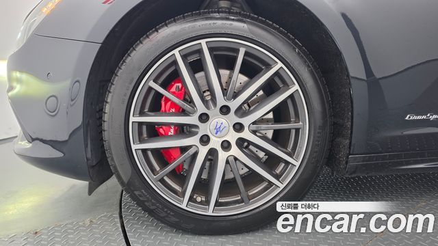 Maserati Ghibli 3.0 GranSport 3rd 2019 — фото 5