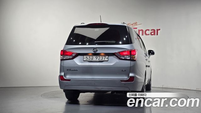 KG Mobility (SsangYong) Korando Turismo 4WD GT 9-seater 2015 — фото 4