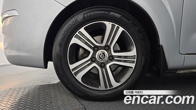 KG Mobility (SsangYong) Korando Turismo 4WD GT 9-seater 2015 — фото 5