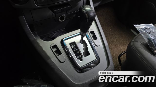 KG Mobility (SsangYong) Korando Turismo 4WD GT 9-seater 2015 — фото 9