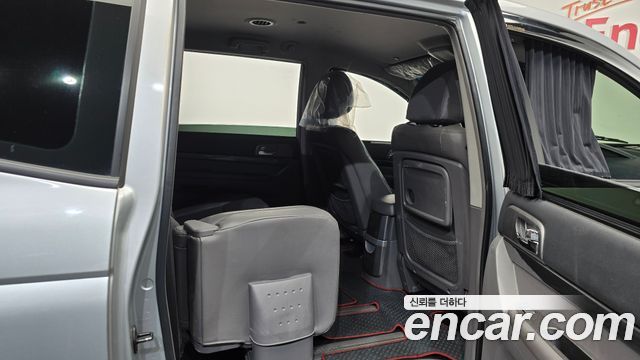 KG Mobility (SsangYong) Korando Turismo 4WD GT 9-seater 2015 — фото 11