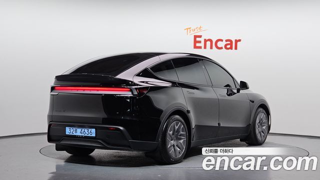 Tesla Model Y L Long Range AWD 2026 — фото 2