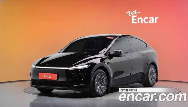 Tesla Model Y L Long Range AWD