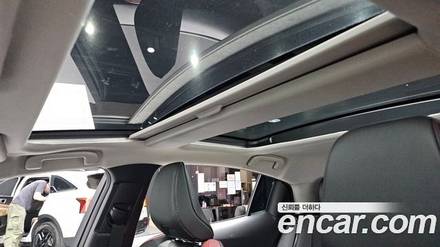 Toyota Prius (V) 2.0 PHEV XSE 2024 — фото 19
