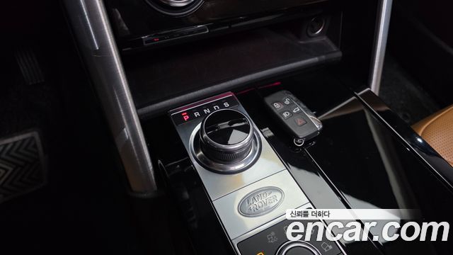 Land Rover Discovery 5 3.0 TD6 HSE Luxury 2017 — фото 9