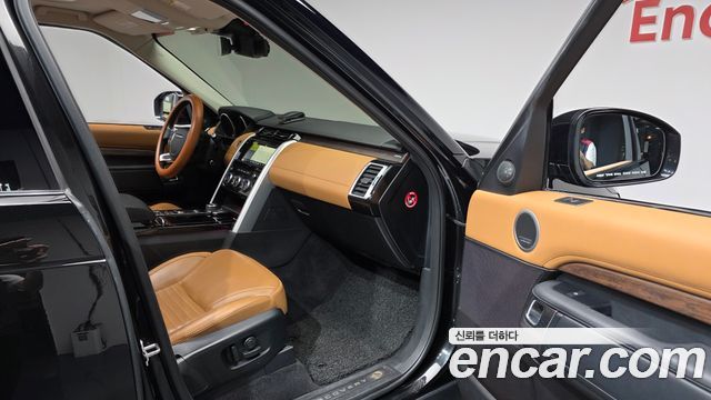 Land Rover Discovery 5 3.0 TD6 HSE Luxury 2017 — фото 11