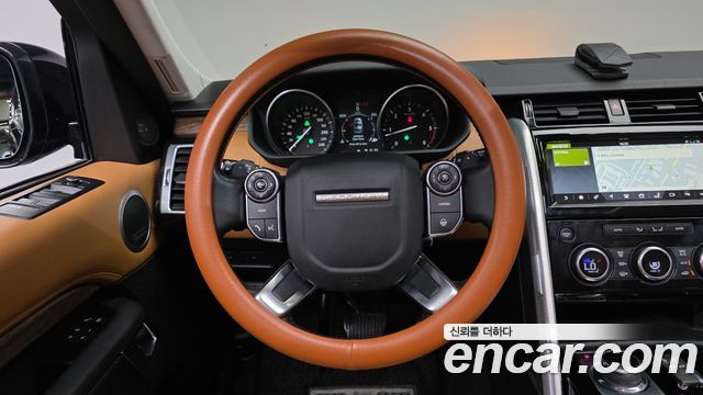Land Rover Discovery 5 3.0 TD6 HSE Luxury 2017 — фото 13
