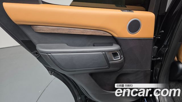 Land Rover Discovery 5 3.0 TD6 HSE Luxury 2017 — фото 25