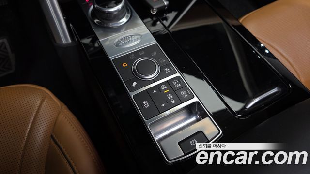 Land Rover Discovery 5 3.0 TD6 HSE Luxury 2017 — фото 28