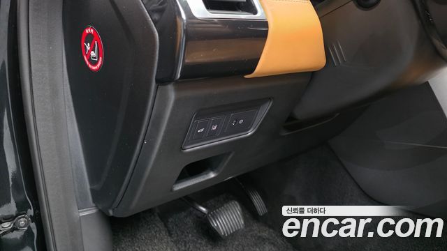 Land Rover Discovery 5 3.0 TD6 HSE Luxury 2017 — фото 30