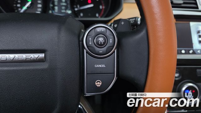 Land Rover Discovery 5 3.0 TD6 HSE Luxury 2017 — фото 31