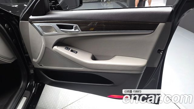 Genesis G80 3.3 GDI AWD Prestige 2019 — фото 24