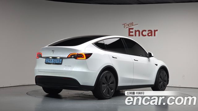 Tesla Model Y Long Range AWD 2022 — фото 2