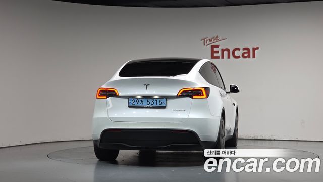 Tesla Model Y Long Range AWD 2022 — фото 4