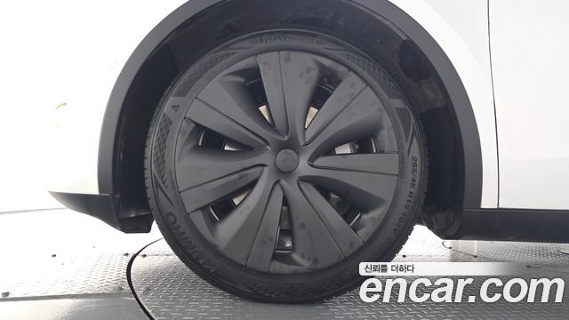 Tesla Model Y Long Range AWD 2022 — фото 5