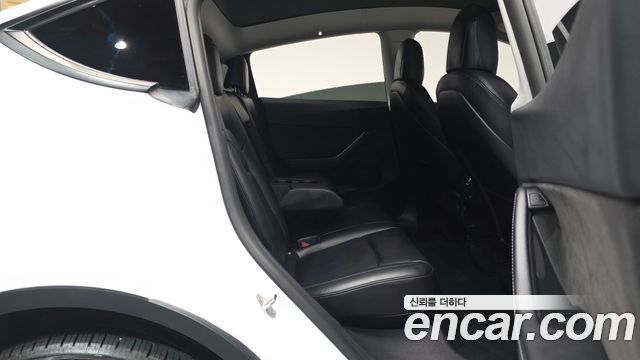 Tesla Model Y Long Range AWD 2022 — фото 11