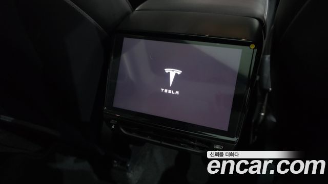 Tesla Model Y Long Range AWD 2022 — фото 29