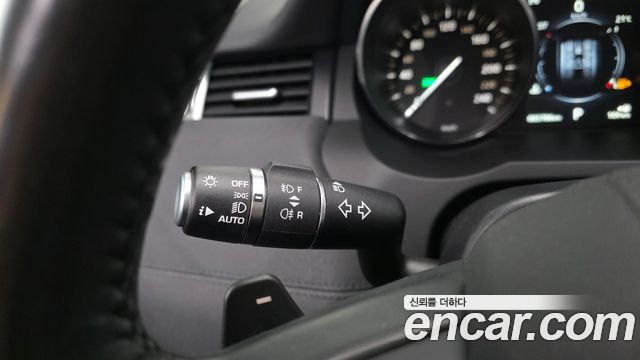 Land Rover Range Rover Evoque 2.0 TD4 SE 2018 — фото 30