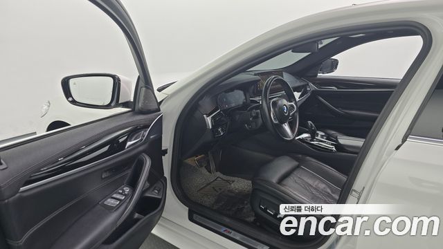 BMW 5 Series (G30) 530i xDrive M Sport Package 2023 — фото 10