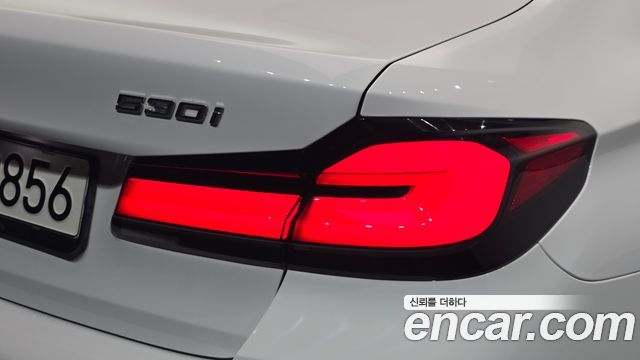 BMW 5 Series (G30) 530i xDrive M Sport Package 2023 — фото 23
