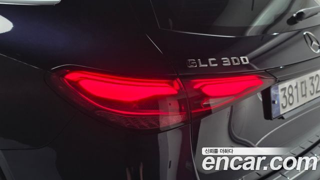 Mercedes-Benz GLC-Class (X254) GLC300 4MATIC AMG Line 2024 — фото 23