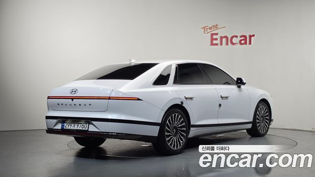 Hyundai Grandeur Hybrid (GN7) Calligraphy 2023 — фото 2