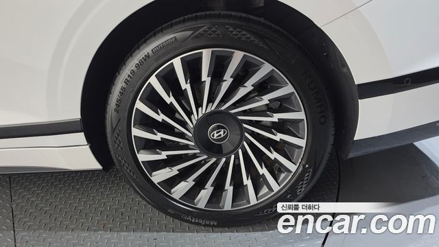 Hyundai Grandeur Hybrid (GN7) Calligraphy 2023 — фото 21
