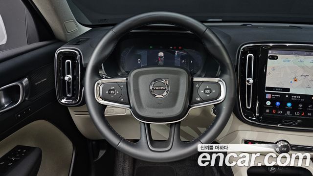 Volvo XC40 B4 Ultra Bright 2025 — фото 14