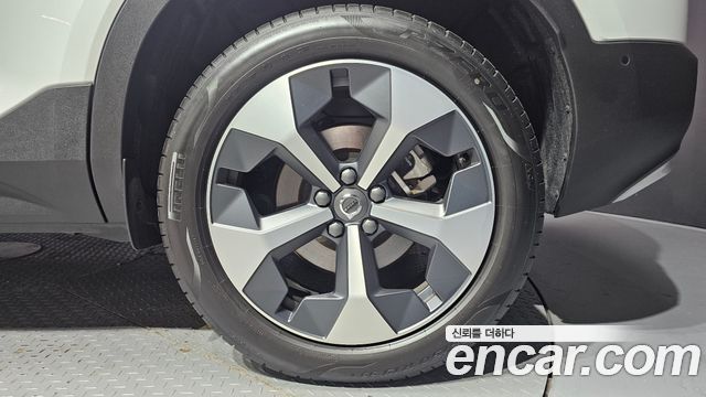 Volvo XC40 B4 Ultra Bright 2025 — фото 21