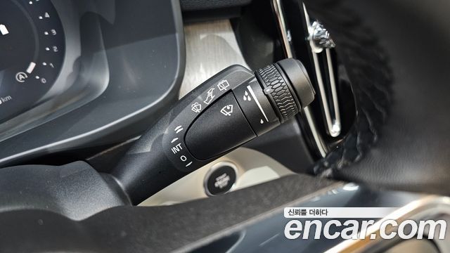 Volvo XC40 B4 Ultra Bright 2025 — фото 30