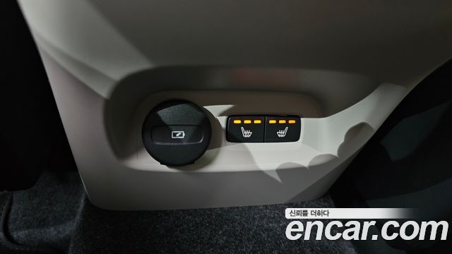 Volvo XC40 B4 Ultra Bright 2025 — фото 31