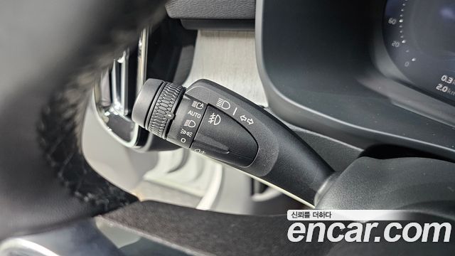 Volvo XC40 B4 Ultra Bright 2025 — фото 35