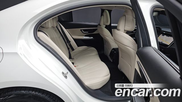 Mercedes-Benz E-Class (W214) E200 Avantgarde 2025 — фото 11