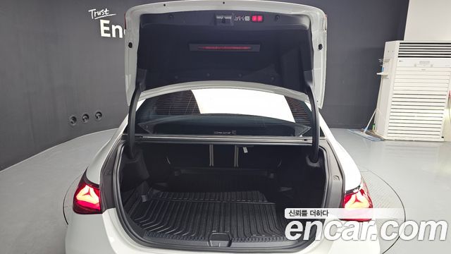 Mercedes-Benz E-Class (W214) E200 Avantgarde 2025 — фото 20
