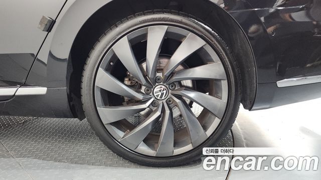 Volkswagen Arteon 2.0 TDI Presige 4Motion 2023 — фото 21