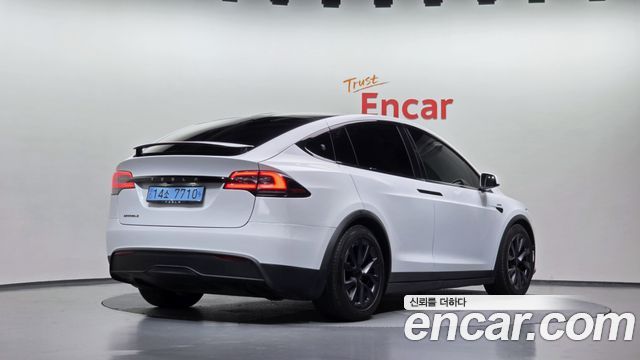 Tesla Model X AWD 2023 — фото 2