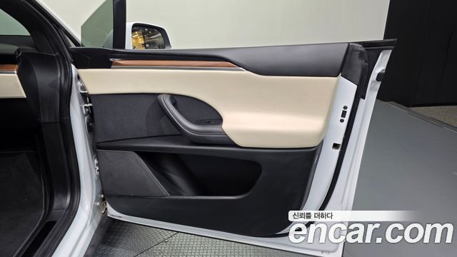 Tesla Model X AWD 2023 — фото 31